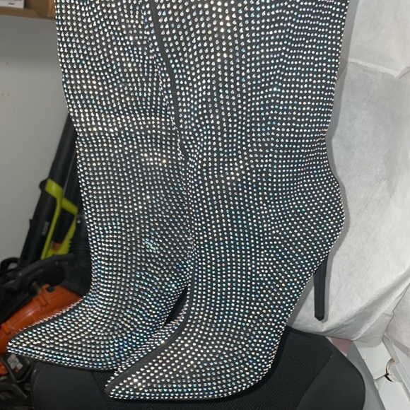 Thigh high sparkle boots - Picture 2 of 7
